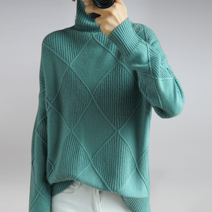 Women's Modern Geometric Knit Turtleneck Sweater - Relaxed Chic Pullover for Everyday Style