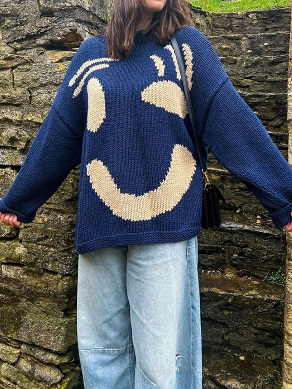 Women's Smiley Face Oversized Knit Jumper – Playful Casual Sweater for Everyday Comfort