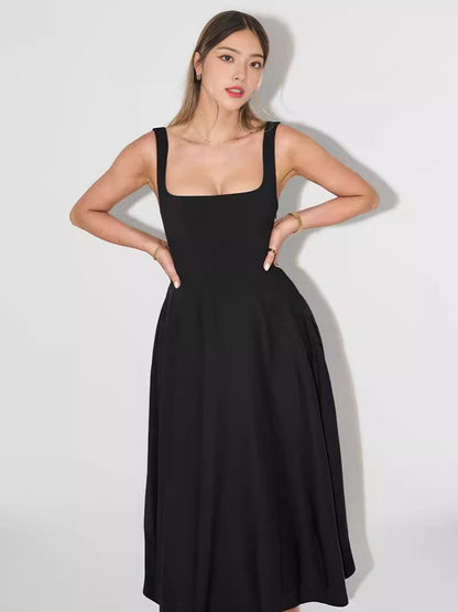 Ruby – Elegant Sleeveless Dress with Spaghetti Straps