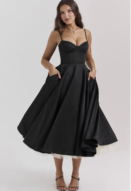 Jade – Slim-fit Corset Dress with Steel Ring